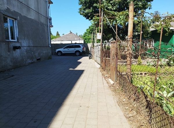 Участок в Чакви с небольшим домом