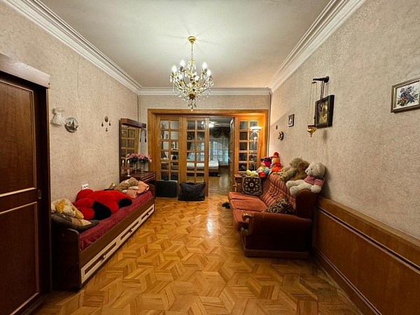 Продаётся квартира в центре Ваке