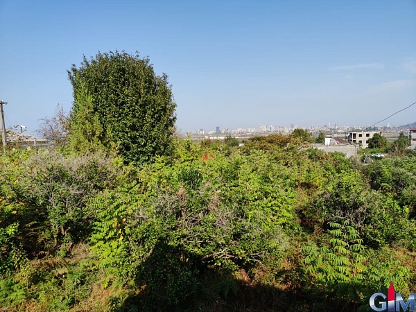 Grundstück mit Blick auf das Meer, die Berge und die Stadt Batumi