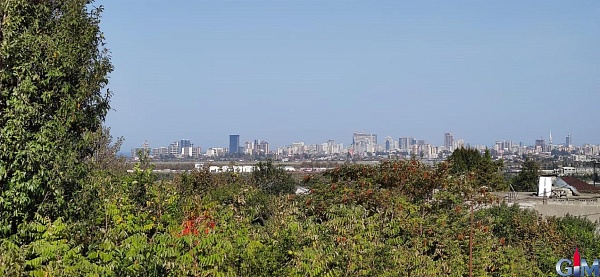 Grundstück mit Blick auf das Meer, die Berge und die Stadt Batumi